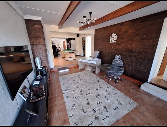 5 BEDROOM HOUSE FOR SALE IN VANDERBIJLPARK SE 1